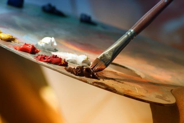 The Quiet Power of Everyday Objects in Contemporary Art